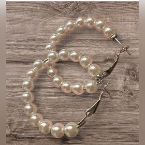 New Vintage Faux Pearl/Silver Hoop Earrings—Costume, Feminine, Classic.